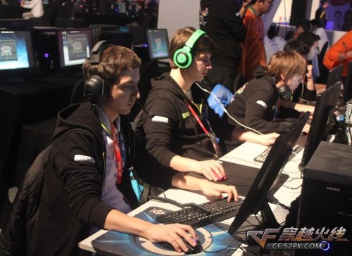 英雄联盟比赛：2020全球总决赛小组赛第二天，LPL两胜一负