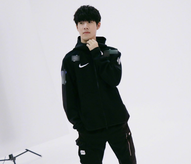 LPL季后赛：今天16：45 EDG vs FPX